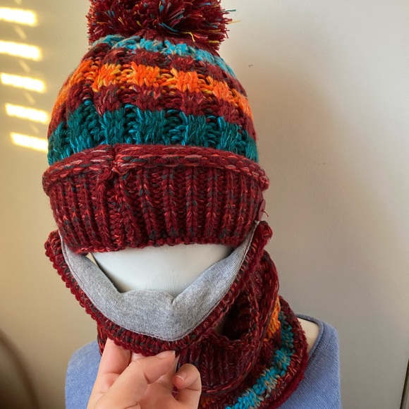 New Face Mask Hat Red Winter Beanie Pom Pom Knit Fleece Lined - Picture 3 of 6